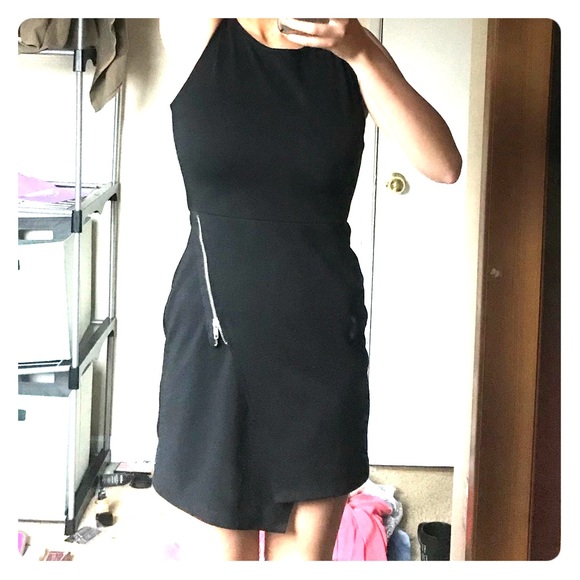 Black dress - Picture 1 of 3